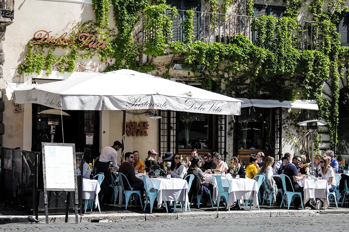 Cafe in Rome